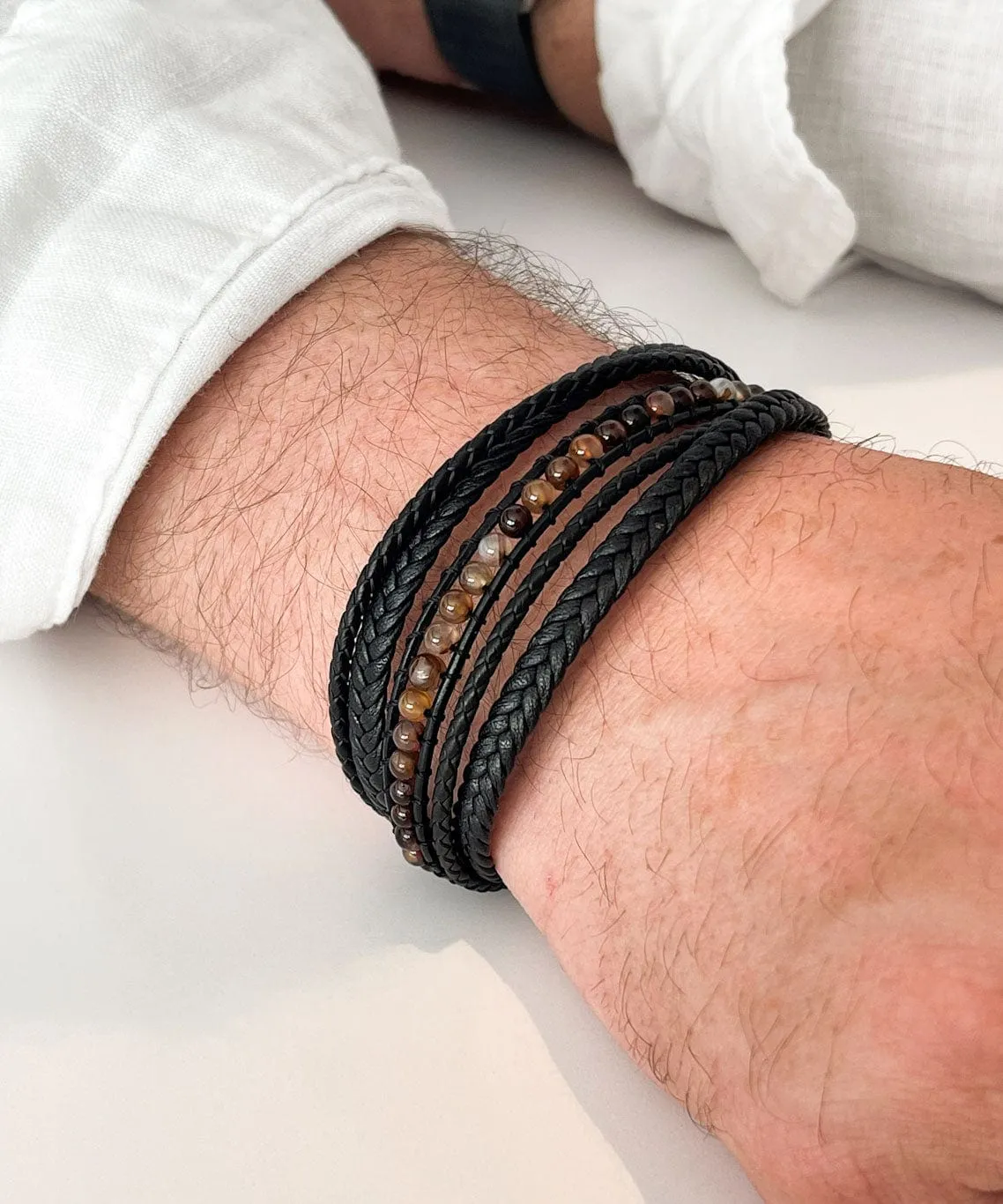 Mea Nani Milos herrearmbånd skinn tigerøye 22 cm