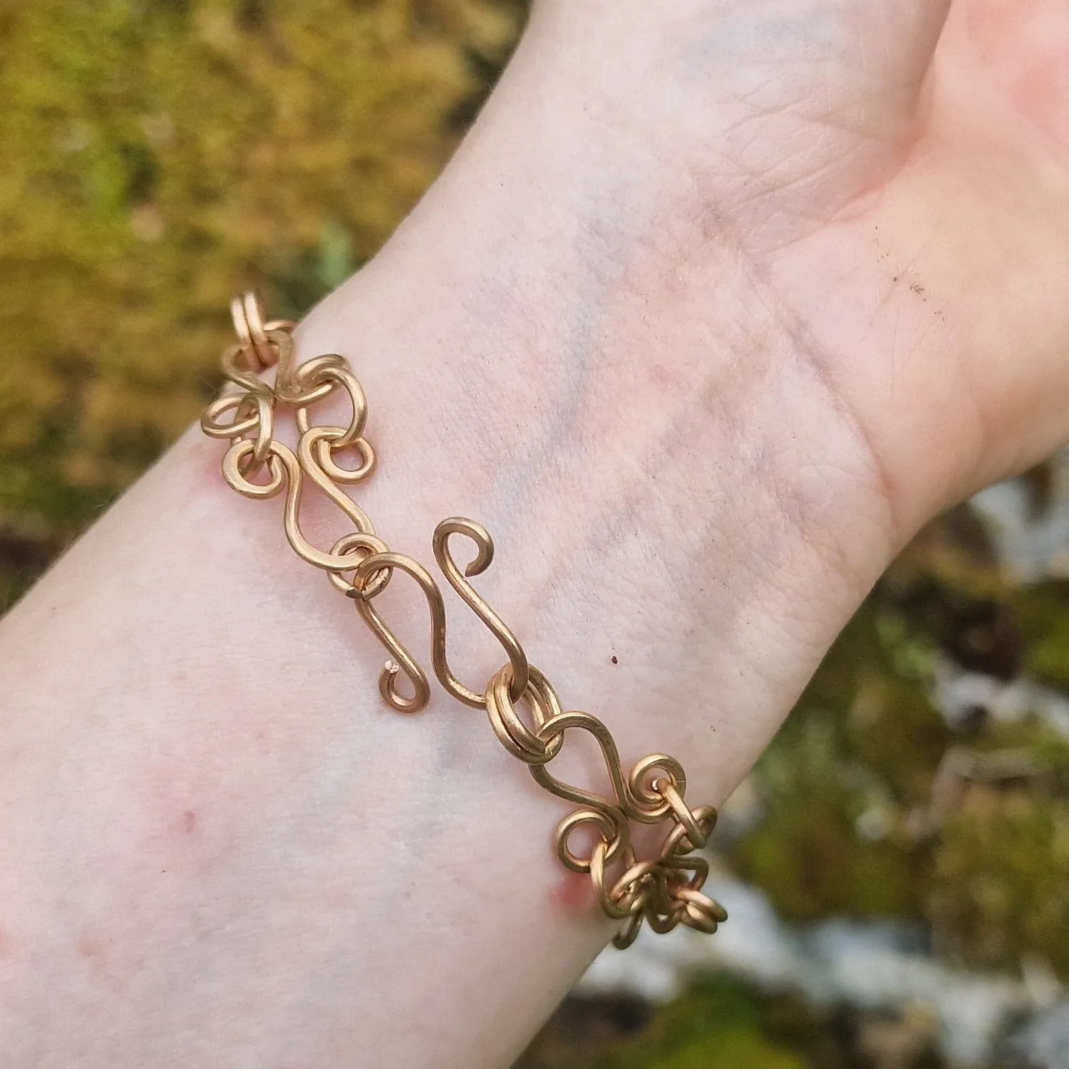 Kunstnerbonden Freya armbånd i bronse hamret
