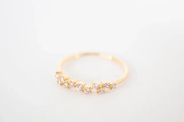 Eremis Estelle ring zirkonia 18 karat gull